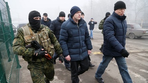 Ukraine and Russia exchange captured soldiers