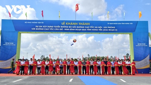 Road connecting Hanoi-Hai Phong, Cau Gie-Ninh Binh expressways inaugurated