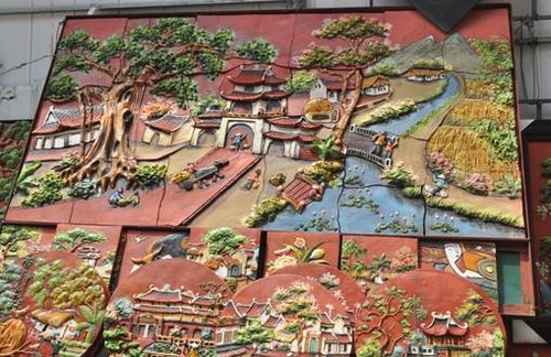 Đặc sắc tranh gốm sứ Bát Tràng Đặc Sắc Tranh Gốm Sứ Bát Tràng