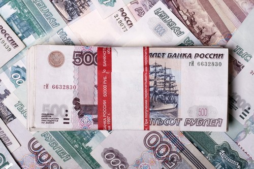 รัฐบาลรัสเซียเรียกร้องให้สถานประกอบการส่งออกขายเงินตราต่างประเทศเพื่อรักษาค่า เงินรูเบิ้ลแข็งค่า
