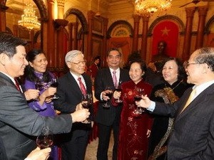 Felicita líder del Partido comunista de Vietnam por el Año Nuevo lunar - ảnh 1