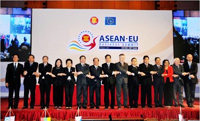Inauguran en Hanoi III Cumbre de negocio ASEAN - UE - ảnh 1