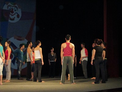 Un taller aportador para el Teatro Juvenil de Vietnam con artistas españoles - ảnh 1