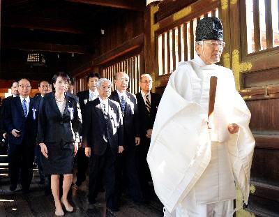 China rechaza visita de funcionarios de Japón a santuario de Yasukuni  - ảnh 1