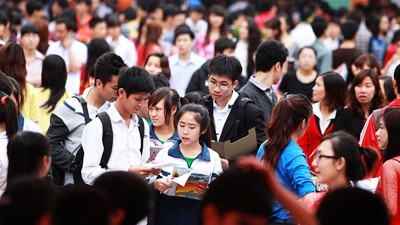 Bachilleres vietnamitas comienzan las pruebas de ingreso universitario - ảnh 1
