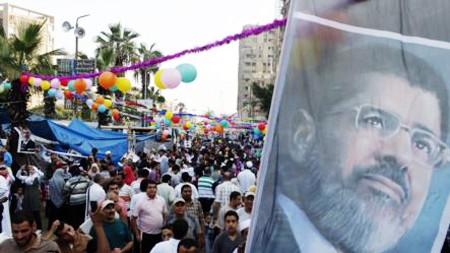 Prorroga tribunal de Egipto detención de Mursi por 15 días - ảnh 1
