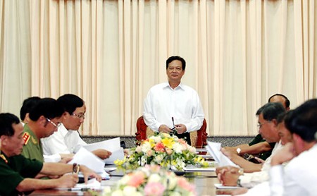 Primer ministro de Vietnam visita novena zona militar   - ảnh 1