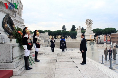 Presidente de Vietnam continúa agenda de trabajo en Italia - ảnh 2