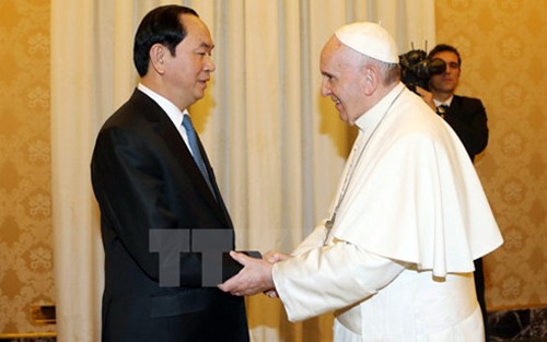 Presidente de Vietnam se reúne con papa Francisco y secretario de Vaticano - ảnh 1