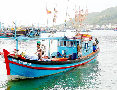 Pesqueros vietnamitas reanudan trabajos en caladero tradicional de Truong Sa tras días festivos - ảnh 1