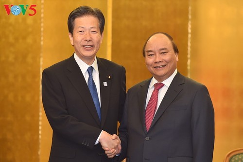 Primer ministro de Vietnam se reúne con dirigentes de diferentes partidos y empresas de Japón - ảnh 1