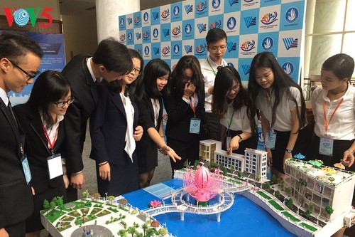 Estudiantes científicos de Vietnam se esfuerzan para desarrollar ciudades inteligentes  - ảnh 1