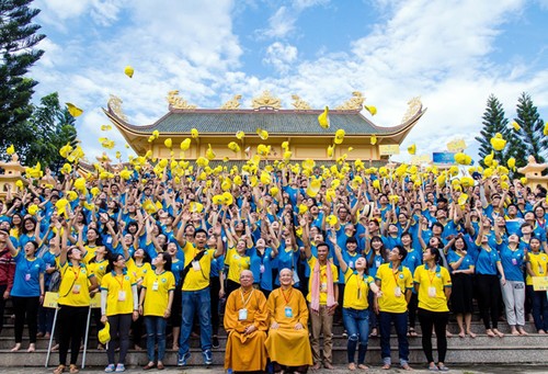 Campamento de Jóvenes Budistas transmite el amor de la tierra oriental de Vietnam  - ảnh 1