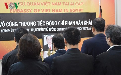 Prosiguen en extranjero actividades luctuosas por el deceso del exprimer ministro de Vietnam - ảnh 1