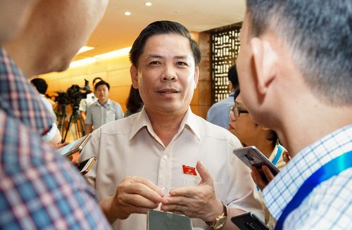 Mejorías de infraestructuras viales centran la primera interpelación parlamentaria de Vietnam - ảnh 1
