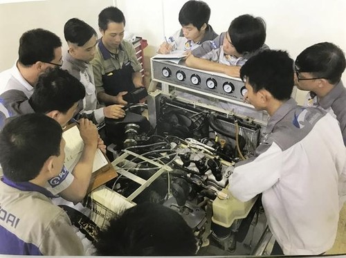 Vietnam busca mejorar la formación profesional para los jóvenes necesitados - ảnh 1