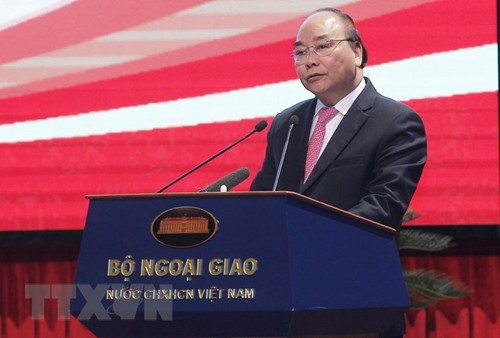 Vietnam proyecta nuevas orientaciones diplomáticas en la nueva época - ảnh 1