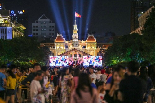 Ciudad Ho Chi Minh conmemora el 73 aniversario del Día Nacional de Vietnam - ảnh 1