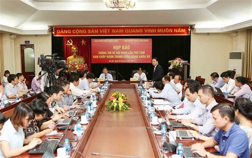 Vietnam a punto de celebrar el VIII pleno del Comité Central del Partido Comunista - ảnh 1