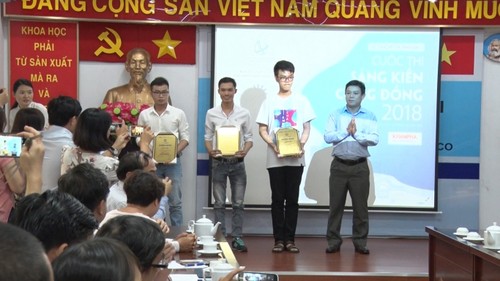Reconocen a 14 ciudadanos con iniciativas a favor del desarrollo comunitario de Ciudad Ho Chi Minh - ảnh 1