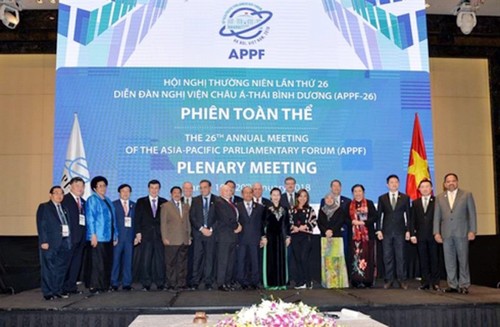 Diplomacia parlamentaria, factor clave para el avance de Vietnam en 2018 - ảnh 1
