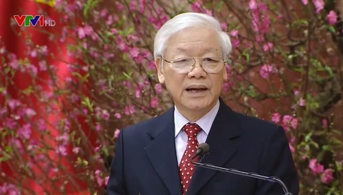 Máximo líder político felicita a los dirigentes principales vietnamitas de diferentes generaciones - ảnh 1