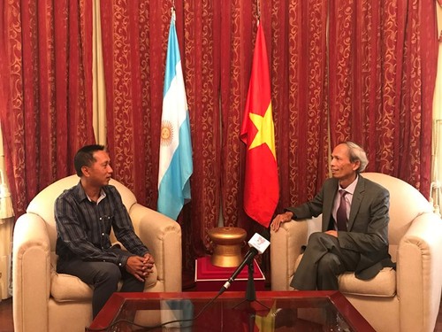 Visita del presidente argentino a Vietnam marcará hito histórico en lazos bilaterales, afirma embajador vietnamita - ảnh 1