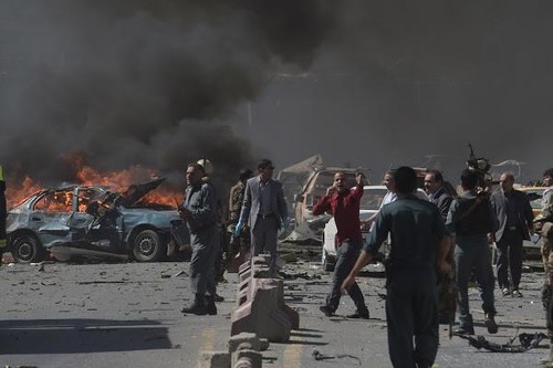Bombardeo deja 13 muertos en Afganistán - ảnh 1