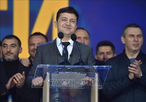 Nuevo mandatario ucraniano apoya la negociación con Rusia - ảnh 1