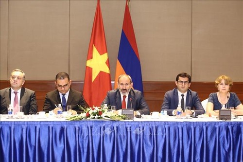 Premier armenio concluye agenda de trabajo en Vietnam - ảnh 1