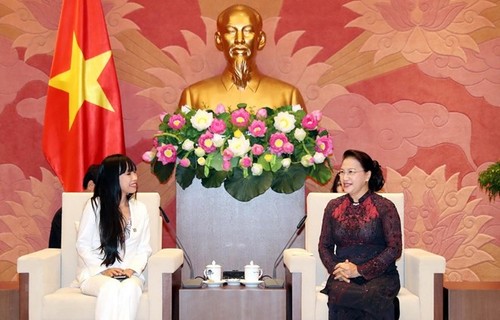 Líder parlamentaria de Vietnam reafirma el impulso de relaciones con Francia - ảnh 1