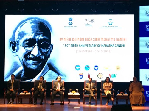 Celebran 150 años del nacimiento de Mahatma Gandhi en Vietnam - ảnh 1