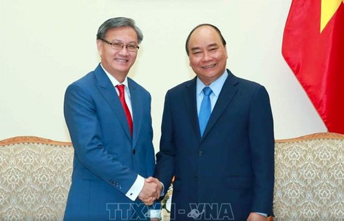 Premier vietnamita recibe al embajador saliente de Laos - ảnh 1