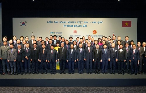 Jefe del Gobierno vietnamita destaca logros de cooperación empresarial con Corea del Sur - ảnh 1