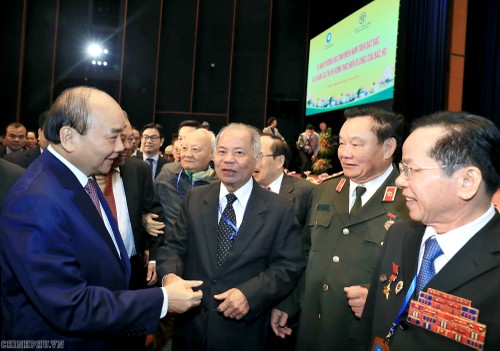 Primer ministro de Vietnam asiste al 65 aniversario de la escuela de cadetes para los compatriotas del Sur - ảnh 1