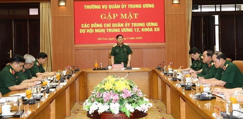 Ejército vietnamita por garantizar el éxito del XII pleno del Comité Central del Partido Comunista - ảnh 1