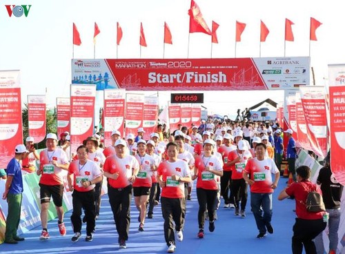 Se celebra Maratón Nacional en isla geoestratégica de Vietnam - ảnh 1
