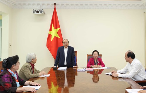 El jefe del Gobierno vietnamita orienta el refuerzo de los movimientos para alentar el estudio - ảnh 1