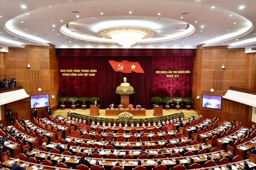 El XIV Pleno del Comité Central del Partido Comunista de Vietnam entra en la cuarta jornada de trabajo - ảnh 1