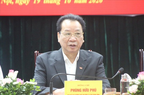 Los logros de la Renovación evidencian la correcta política del Partido Comunista de Vietnam, según académicos - ảnh 2