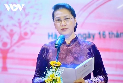 Vietnam apoya a ciudadanos menesterosos a través del programa “Fuerza Humanitaria 2021” - ảnh 1