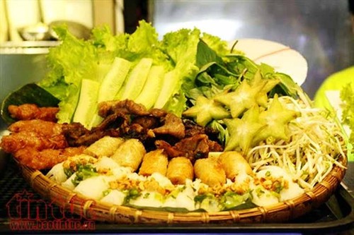 Popularizan la gastronomía vietnamita en el Festival de la Francofonía de Singapur - ảnh 1