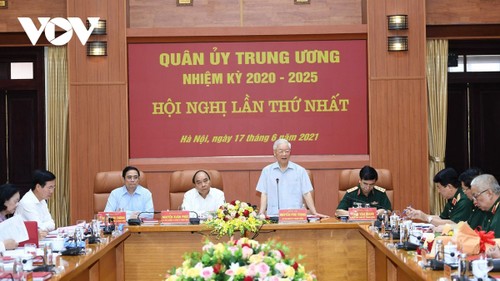La Comisión Militar Central del Partido Comunista de Vietnam celebra su primera reunión del mandato  - ảnh 1