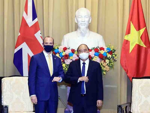 Presidente vietnamita recibe al ministro británico de Asuntos Exteriores y Desarrollo - ảnh 1