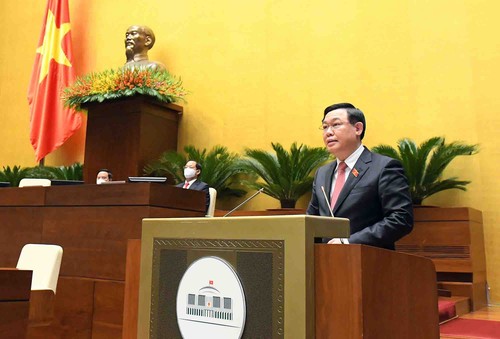 Máximos dirigentes de Vietnam asisten al acto de clausura del segundo período de sesiones parlamentarias - ảnh 1