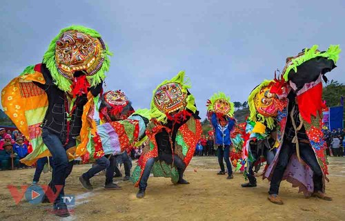 La danza del león-gato, legado cultural de las etnias Tay y Nung - ảnh 1