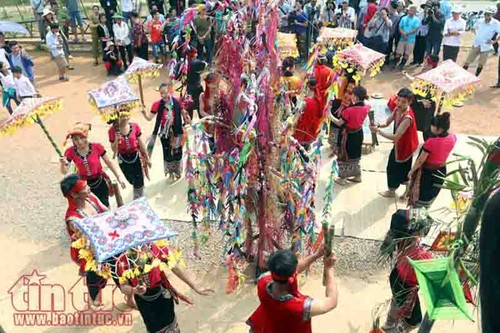 El ritual Xăng Khan conserva el valor de la gratitud de la etnia Thai - ảnh 2