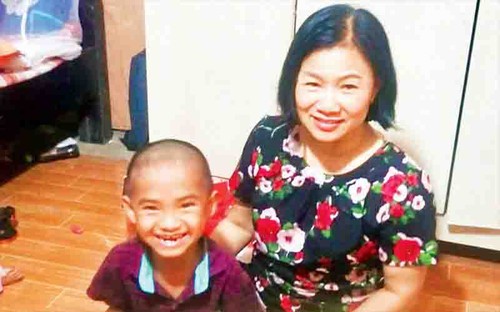 Vuong Tuyet Bang, maestra ejemplar en ayudar a los estudiantes con precariedades - ảnh 1