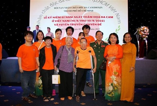 Ciudad Ho Chi Minh conmemora 61 años del “desastre del agente naranja” en Vietnam - ảnh 1