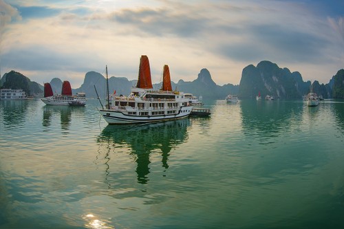 Bahía de Ha Long entre los 10 destinos más bellos del mundo en 2022 - ảnh 1